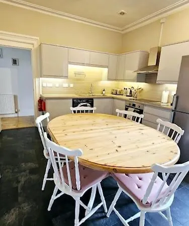 Charming 3-Bedroom Maisonnette In Inverness City Centre Exterior photo